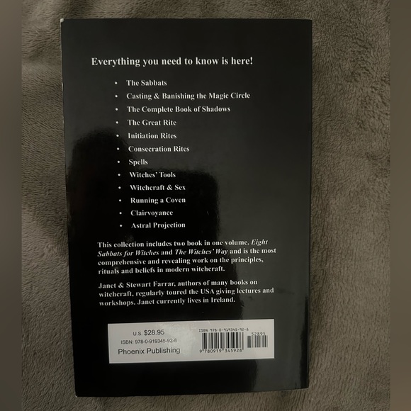 Book Bundle - Picture 2 of 7